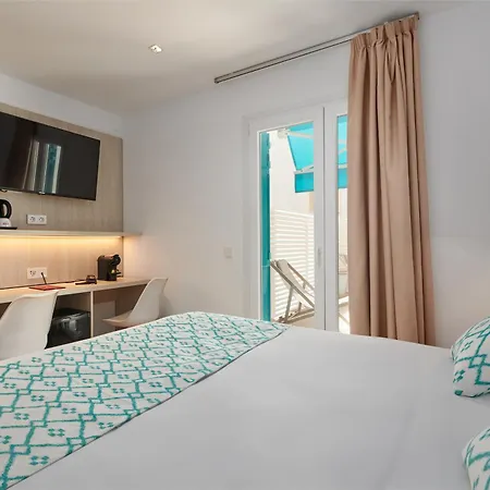 Colonial Hotel 3*
